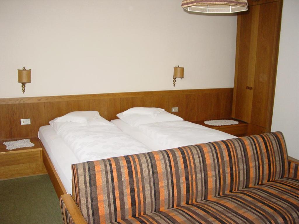 Plonerhof Villa Lagundo Szoba fotó
